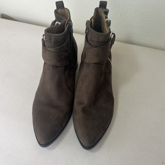 Nine West Dahila 2 Chocolate Brown Faux Suede Pointed Toe Moto Ankle Boots 8M - Picture 2 of 8